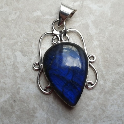 Labradorite pendant 29x20 mm no A220 Labradorite pendant 29x20 mm no A220