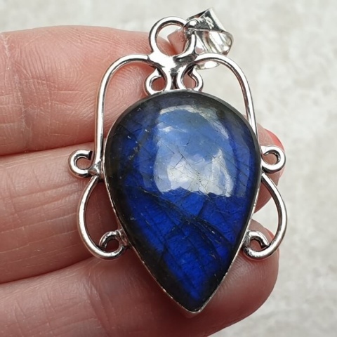 Labradorite pendant 29x20 mm no A220 Labradorite pendant 29x20 mm no A220
