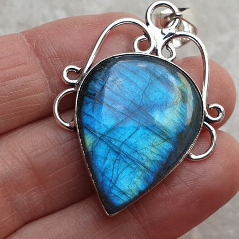 Labradorite pendant 29x23 mm no A229 Labradorite pendant 29x23 mm no A229