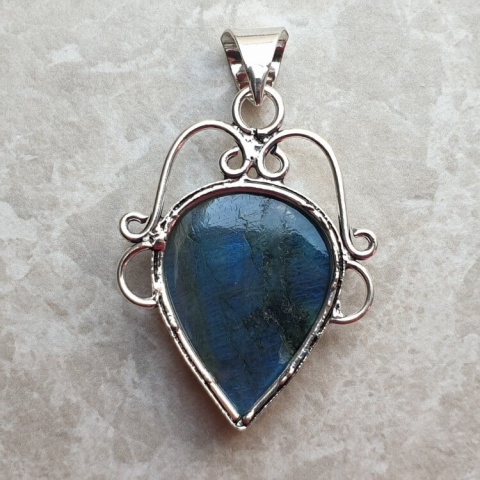 Labradorite pendant 29x23 mm no A229 Labradorite pendant 29x23 mm no A229