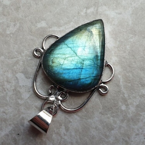 Labradorite pendant 29x23 mm no A242 Labradorite pendant 29x23 mm no A242