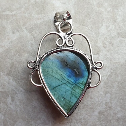 Labradorite pendant 29x23 mm no A242 Labradorite pendant 29x23 mm no A242