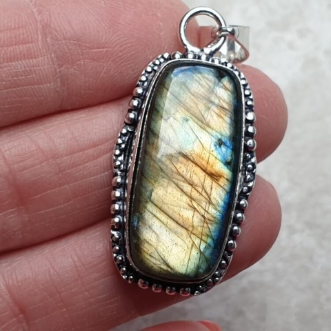 Labradorite pendant 30x16 mm no A152 Labradorite pendant 30x16 mm no A152