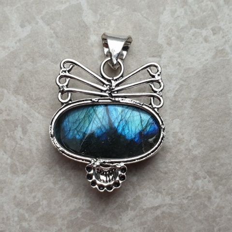 Labradorite pendant 30x17 mm no A64 Labradorite pendant 30x17 mm no A64