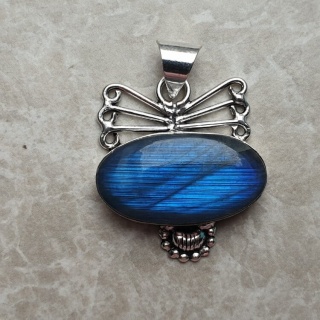 Labradorite pendant 30x17 mm no A73