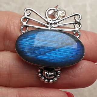 Labradorite pendant 30x17 mm no A73