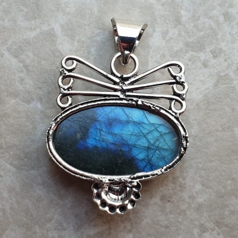 Labradorite pendant 30x18 mm no A190 Labradorite pendant 30x18 mm no A190