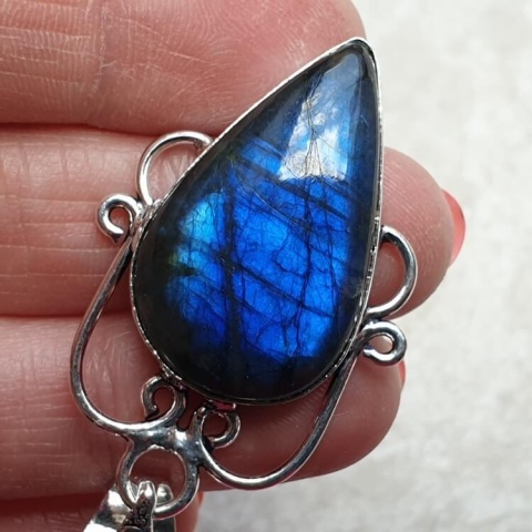 Labradorite pendant 30x19 mm no A227 Labradorite pendant 30x19 mm no A227