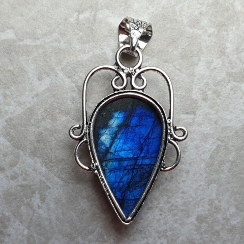 Labradorite pendant 30x19 mm no A227 Labradorite pendant 30x19 mm no A227