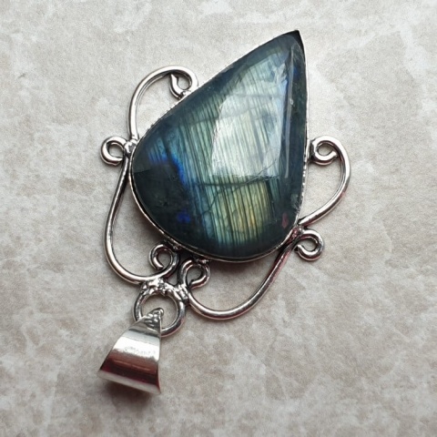 Labradorite pendant 30x22 mm no A203 Labradorite pendant 30x22 mm no A203