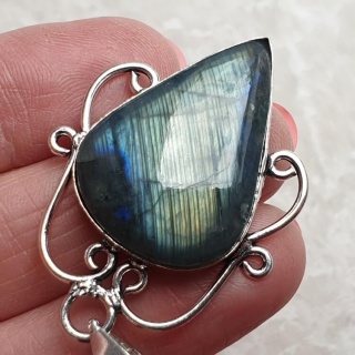 Labradorite pendant 30x22 mm no A203