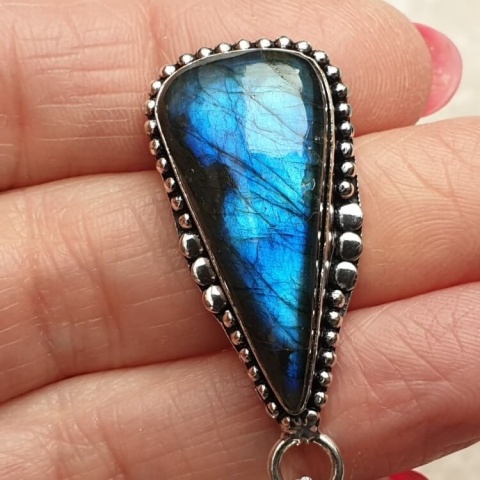 Labradorite pendant 31x15 mm no A63 Labradorite pendant 31x15 mm no A63