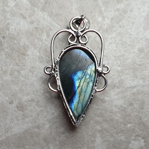 Labradorite pendant 31x16 mm no A144 Labradorite pendant 31x16 mm no A144