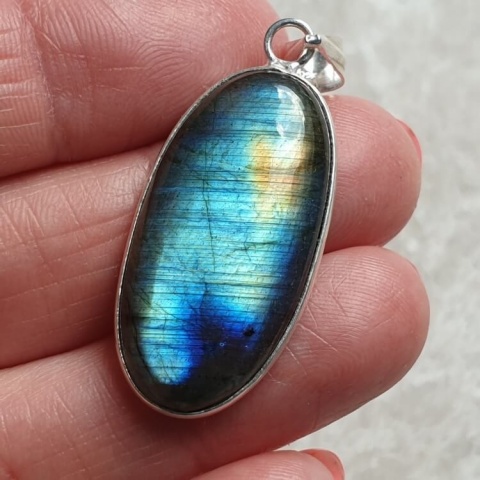 Labradorite pendant 31x16 mm no A355 Labradorite pendant 31x16 mm no A355