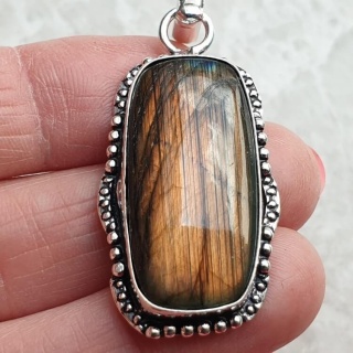 Labradorite pendant 31x17 mm no A174