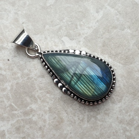 Labradorite pendant 31x17 mm no A77 Labradorite pendant 31x17 mm no A77