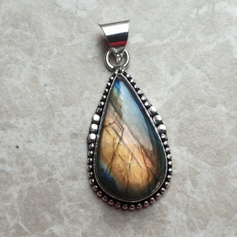 Labradorite pendant 31x18 mm no A131 Labradorite pendant 31x18 mm no A131