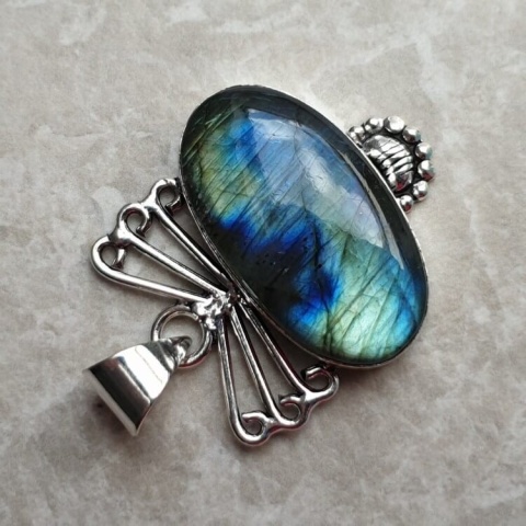 Labradorite pendant 31x18 mm no A168 Labradorite pendant 31x18 mm no A168