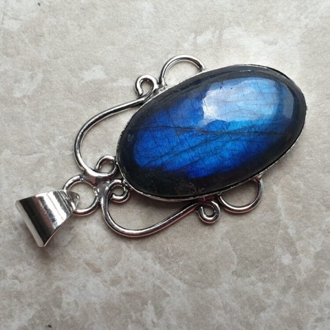 Labradorite pendant 31x19 mm no A214 Labradorite pendant 31x19 mm no A214