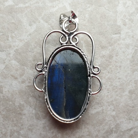 Labradorite pendant 31x19 mm no A214 Labradorite pendant 31x19 mm no A214