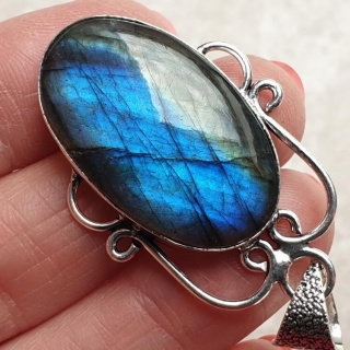Labradorite pendant 31x19 mm no A253