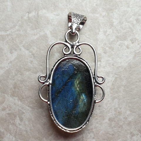Labradorite pendant 31x19 mm no A253 Labradorite pendant 31x19 mm no A253