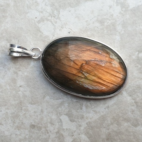 Labradorite pendant 31x21 mm no A279 Labradorite pendant 31x21 mm no A279