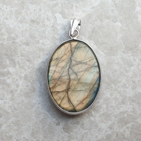 Labradorite pendant 31x23 mm no A309 Labradorite pendant 31x23 mm no A309