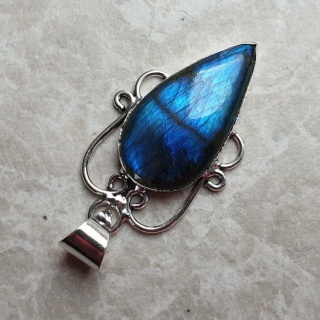 Labradorite pendant 32x17 mm no A125