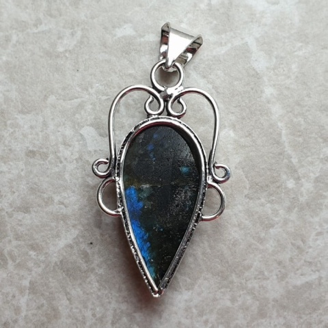 Labradorite pendant 32x17 mm no A125 Labradorite pendant 32x17 mm no A125