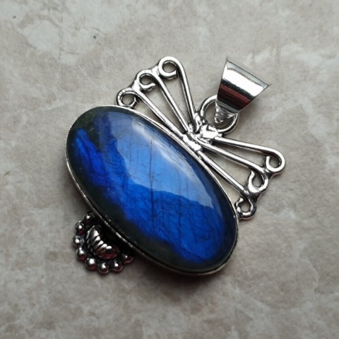 Labradorite pendant 32x17 mm no A184 Labradorite pendant 32x17 mm no A184