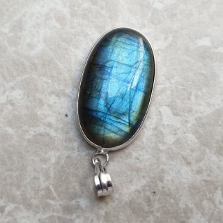 Labradorite pendant 32x19 mm no A307