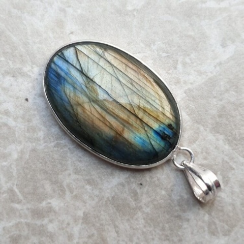 Labradorite pendant 32x21 mm no A300 Labradorite pendant 32x21 mm no A300