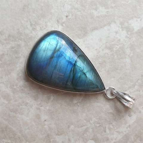 Labradorite pendant 32x21 mm no A368 Labradorite pendant 32x21 mm no A368