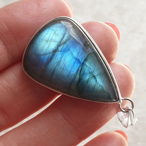 Labradorite pendant 32x21 mm no A368 Labradorite pendant 32x21 mm no A368