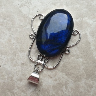 Labradorite pendant 32x21 mm no A80
