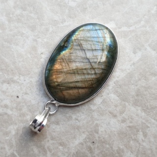 Labradorite pendant 32x22 mm no A273