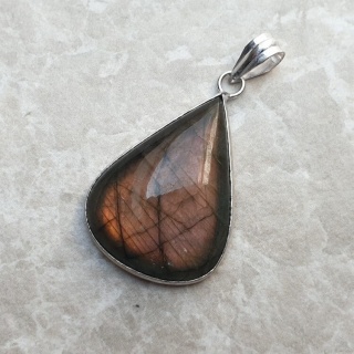 Labradorite pendant 32x23 mm no A275