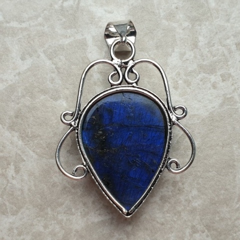 Labradorite pendant 32x24 mm no A91 Labradorite pendant 32x24 mm no A91
