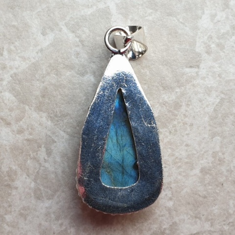 Labradorite pendant 33x17 mm no A194