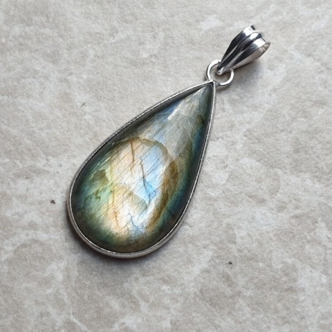 Labradorite pendant 33x18 mm no A354 Labradorite pendant 33x18 mm no A354