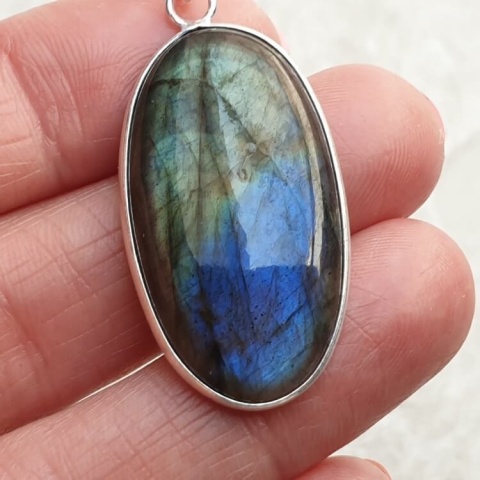 Labradorite pendant 33x19 mm no A301