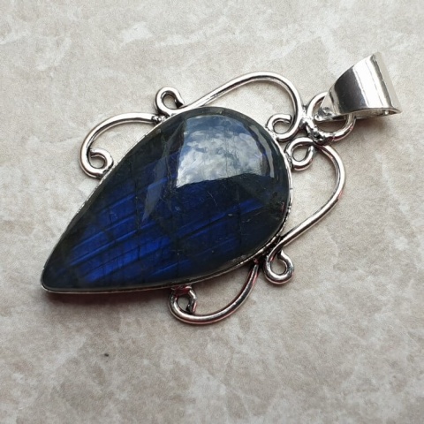 Labradorite pendant 33x20 mm no A198 Labradorite pendant 33x20 mm no A198
