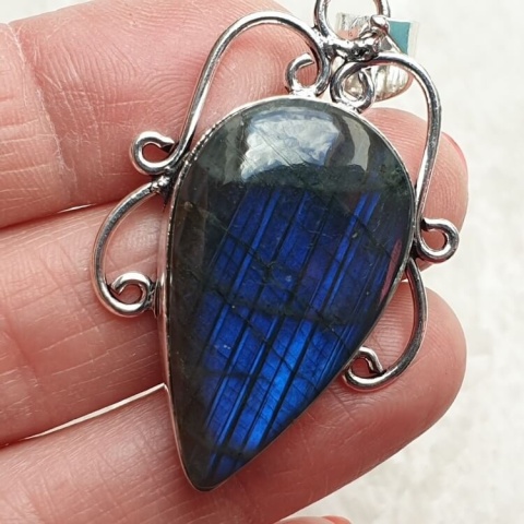 Labradorite pendant 33x20 mm no A198 Labradorite pendant 33x20 mm no A198