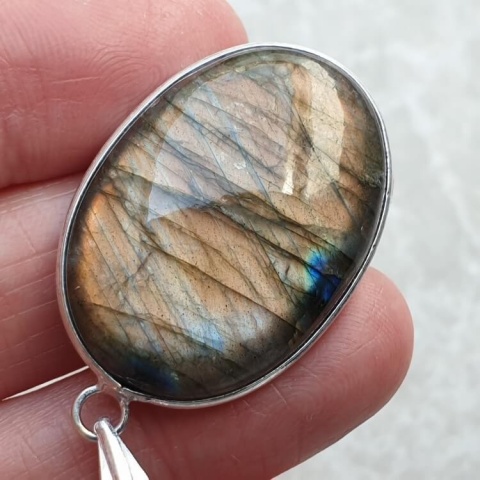 Labradorite pendant 33x23 mm no A282