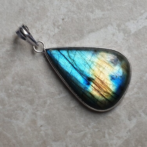 Labradorite pendant 33x23 mm no A346 Labradorite pendant 33x23 mm no A346