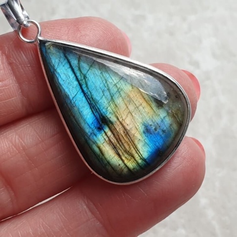 Labradorite pendant 33x23 mm no A346 Labradorite pendant 33x23 mm no A346