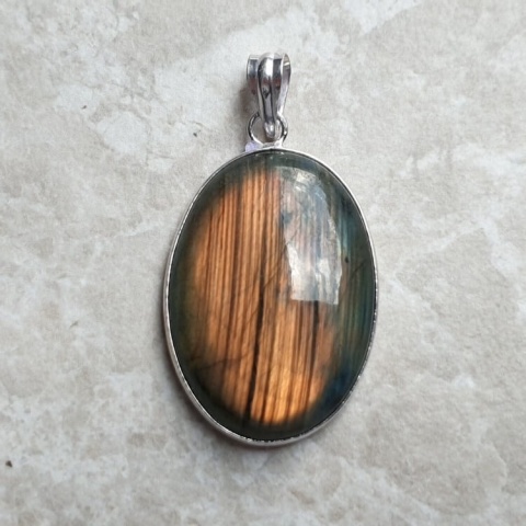 Labradorite pendant 33x24 mm no A345 Labradorite pendant 33x24 mm no A345