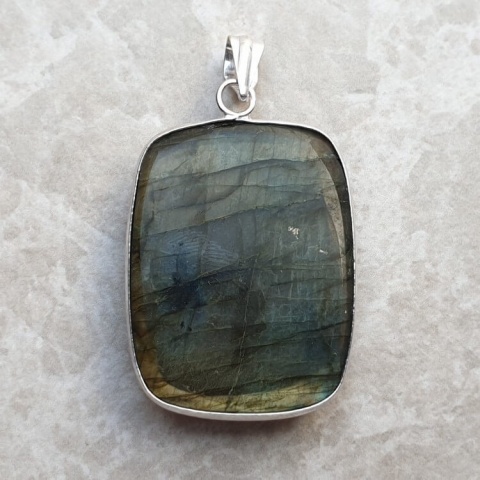 Labradorite pendant 33x26 mm no A258 Labradorite pendant 33x26 mm no A258