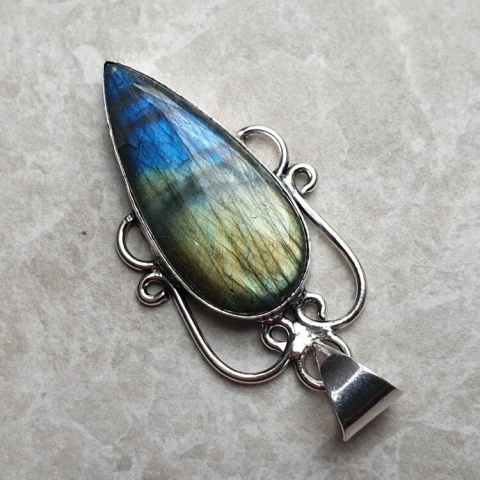 Labradorite pendant 34x16 mm no A142 Labradorite pendant 34x16 mm no A142